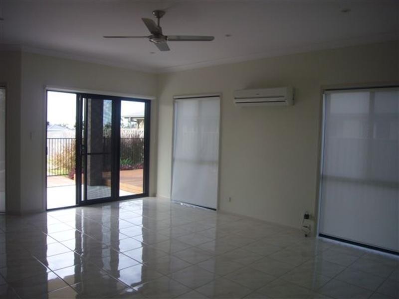 8 Aquarius Street, Reedy Creek QLD 4227