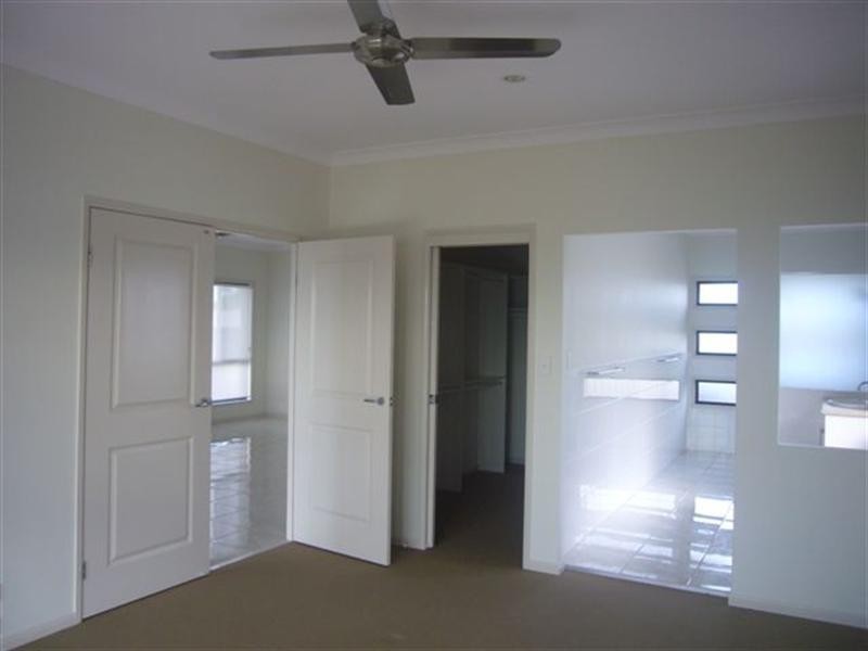 8 Aquarius Street, Reedy Creek QLD 4227