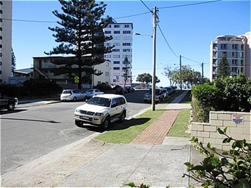 9/10 Aubrey Street, Surfers Paradise QLD 4217