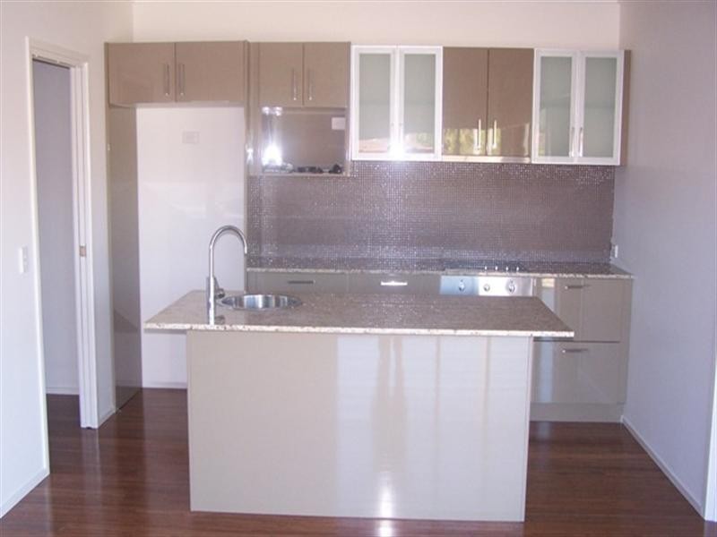 1/12 Nobby Parade, Miami QLD 4220