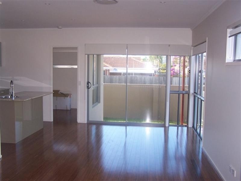 1/12 Nobby Parade, Miami QLD 4220