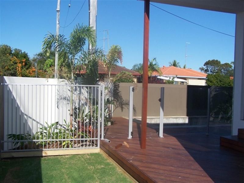 1/12 Nobby Parade, Miami QLD 4220