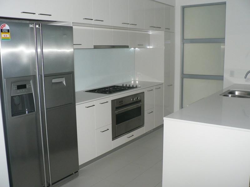 701 North Hill Drive, Robina QLD 4226