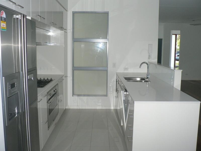 701 North Hill Drive, Robina QLD 4226