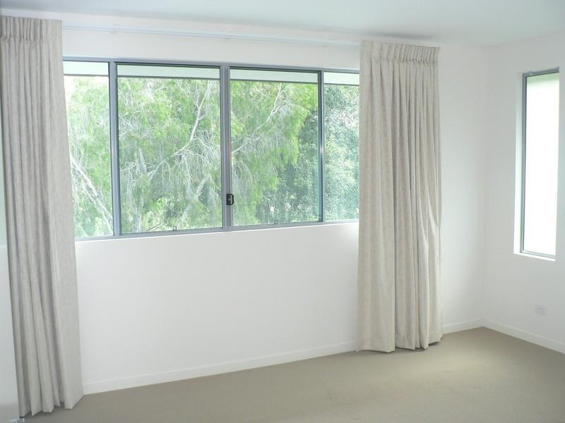 701 North Hill Drive, Robina QLD 4226