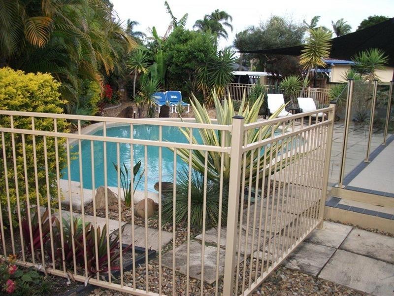 46 Fairsky Avenue, Mermaid Waters QLD 4218