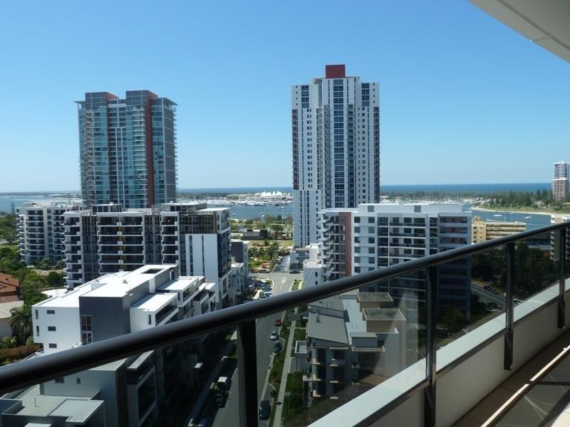1711/2 Aqua Street, Southport QLD 4215