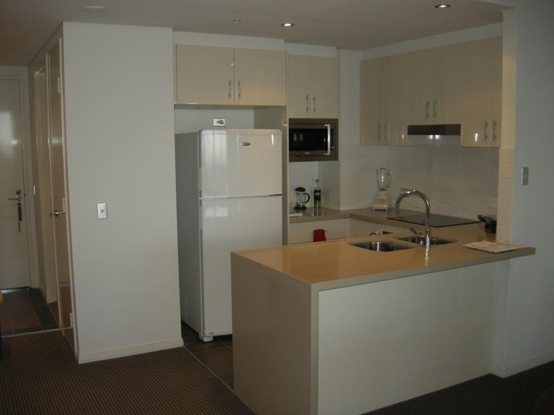 1711/2 Aqua Street, Southport QLD 4215