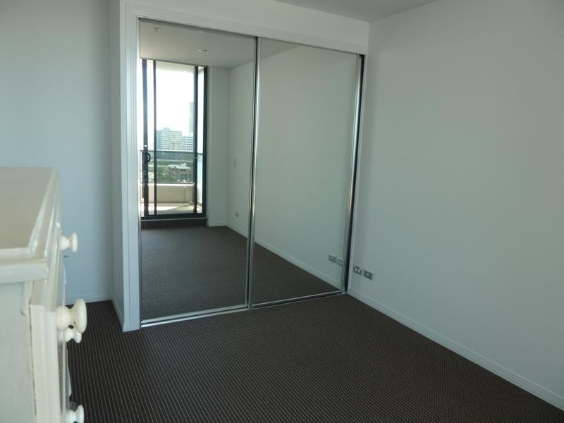 1711/2 Aqua Street, Southport QLD 4215