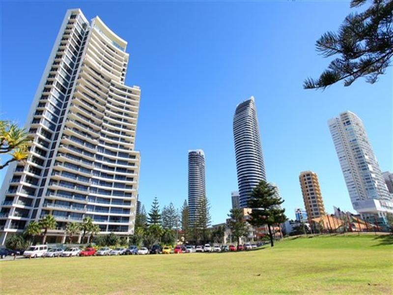 1/173 Old Burleigh Road, Broadbeach QLD 4218