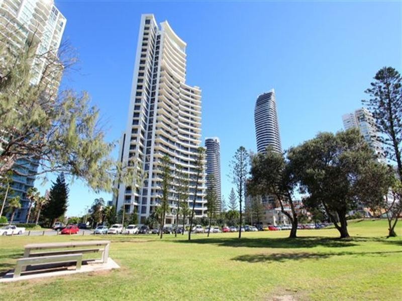 1/173 Old Burleigh Road, Broadbeach QLD 4218