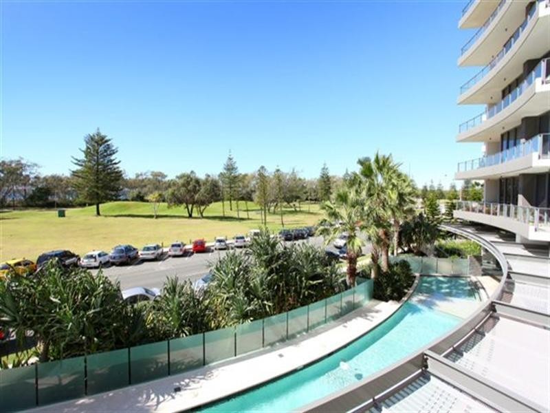 1/173 Old Burleigh Road, Broadbeach QLD 4218