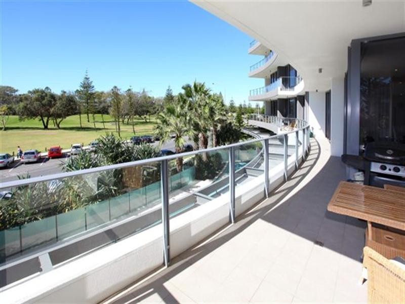 1/173 Old Burleigh Road, Broadbeach QLD 4218
