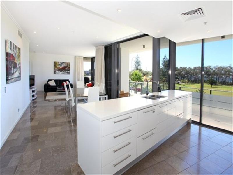 1/173 Old Burleigh Road, Broadbeach QLD 4218