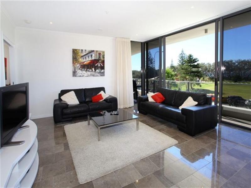 1/173 Old Burleigh Road, Broadbeach QLD 4218