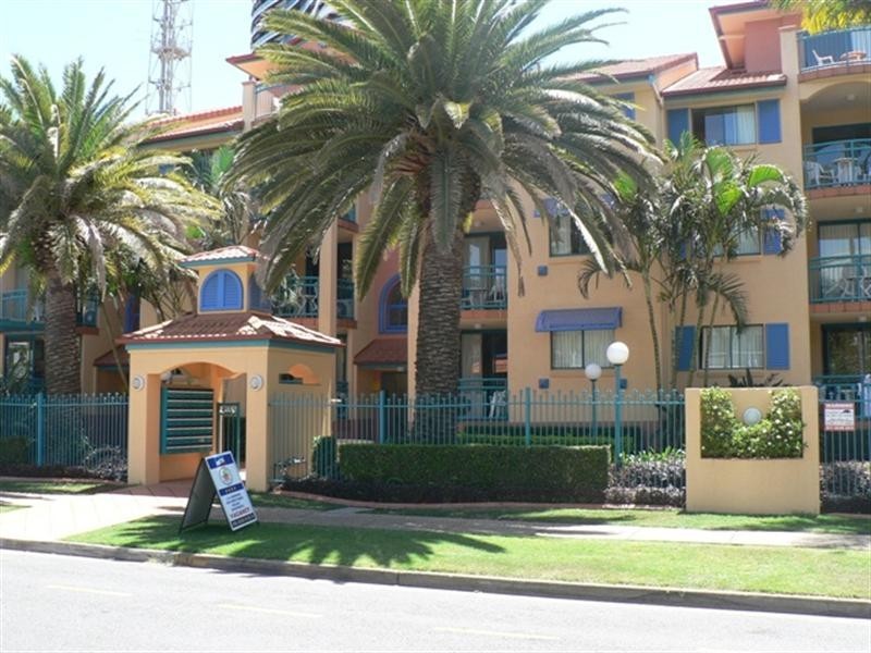 16 Aruba Sands, 11 Phillip Avenue, Broadbeach QLD 4218