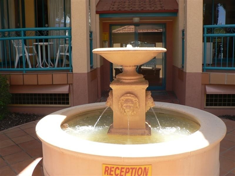 16 Aruba Sands, 11 Phillip Avenue, Broadbeach QLD 4218