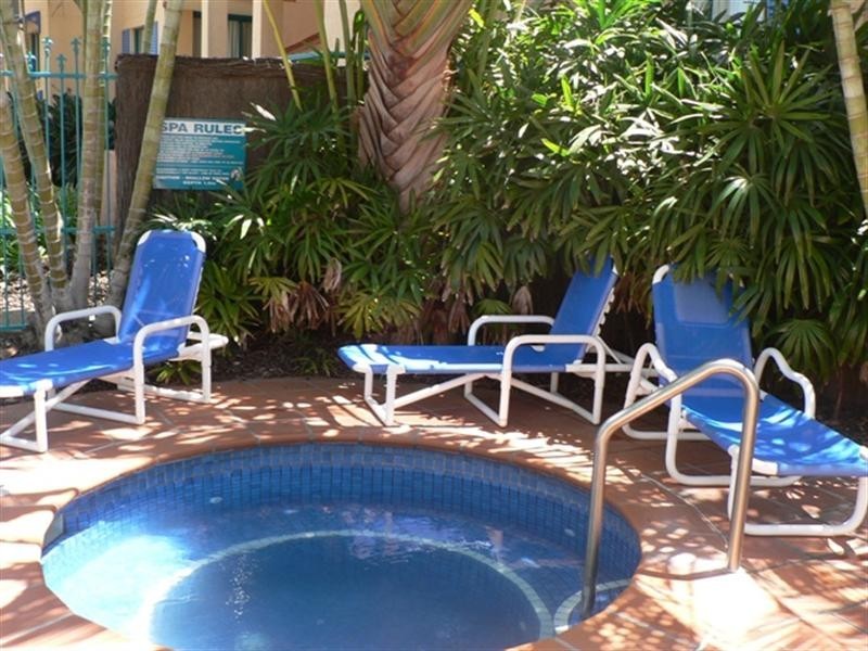 16 Aruba Sands, 11 Phillip Avenue, Broadbeach QLD 4218