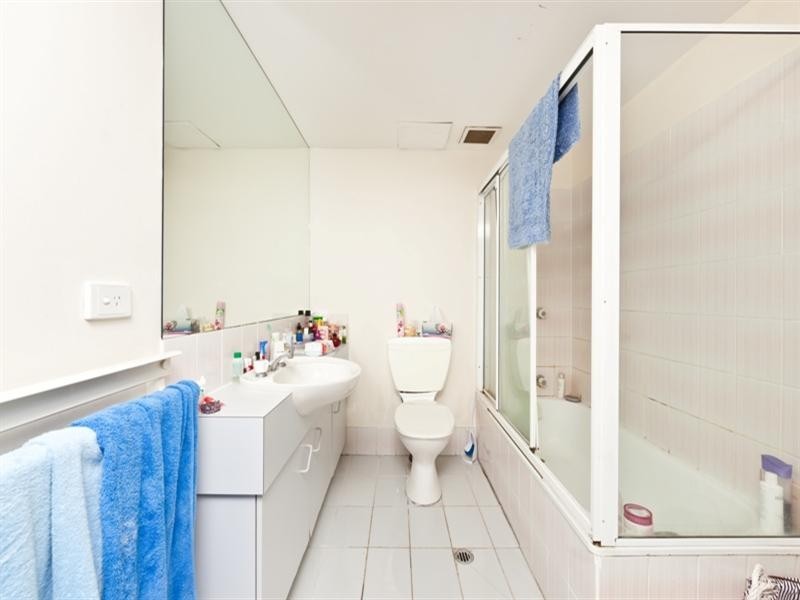 4 ‘Cascade Gardens’, 25 Monaco Street, Surfers Paradise QLD 4217