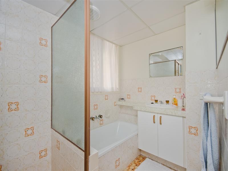 2 ‘Surfwood’, 150 Surf Parade, Broadbeach QLD 4218