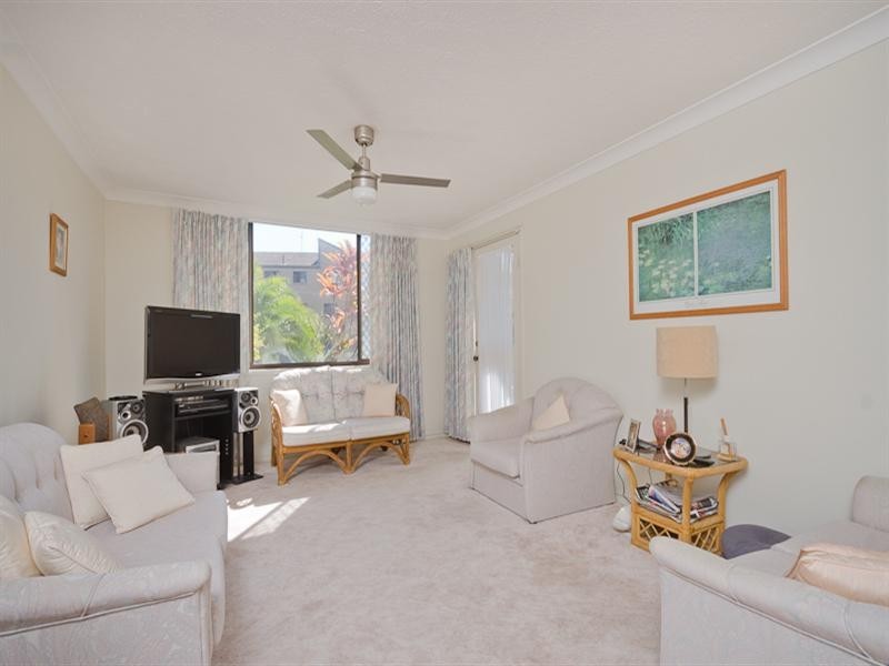 2 ‘Surfwood’, 150 Surf Parade, Broadbeach QLD 4218