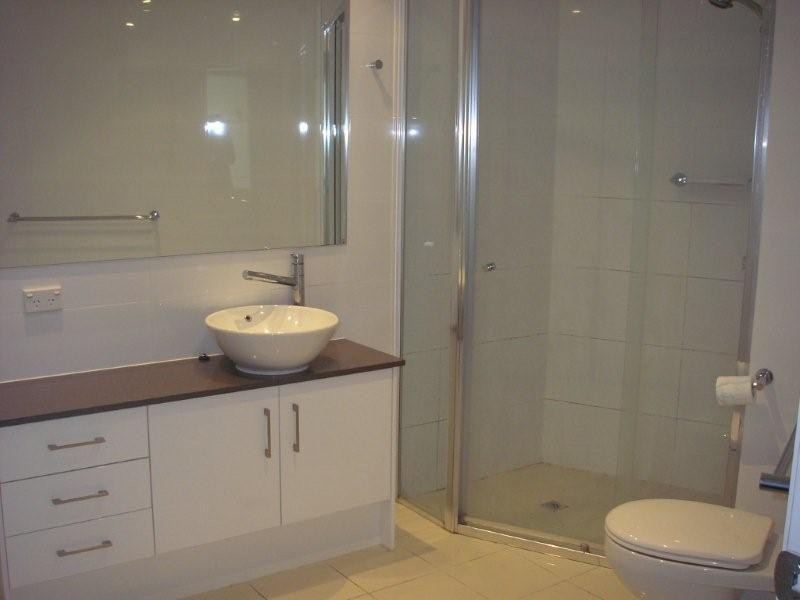 6/24-30 Tarcoola Street, Chevron Island QLD 4217