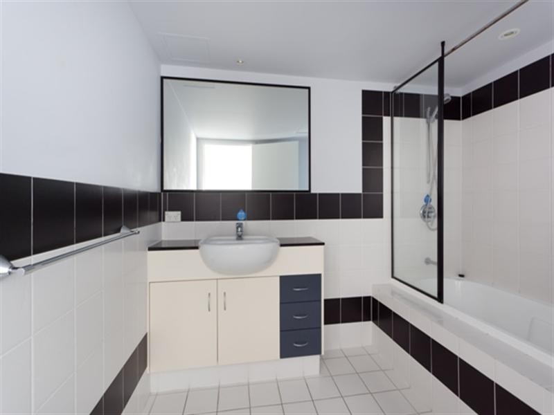 501/2685 Gold Coast High Way, Surfers Paradise QLD 4217