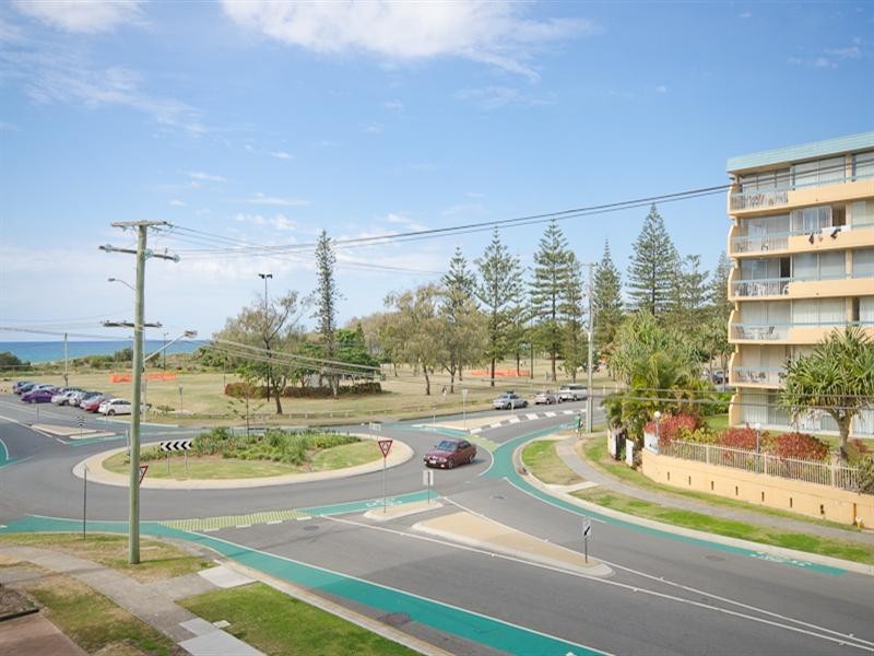 7 ‘Queensleigh’, 5 Queensland Avenue, Broadbeach QLD 4218