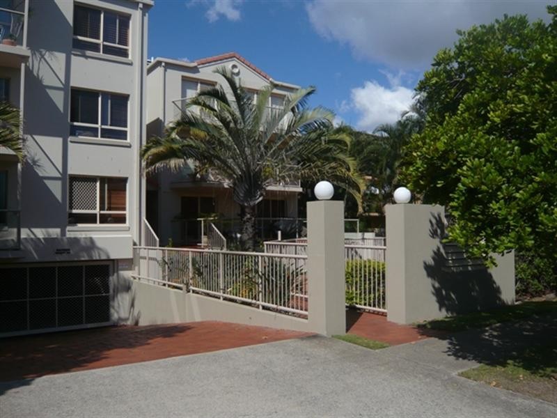 8/32 Ocean Street, Mermaid Beach QLD 4218