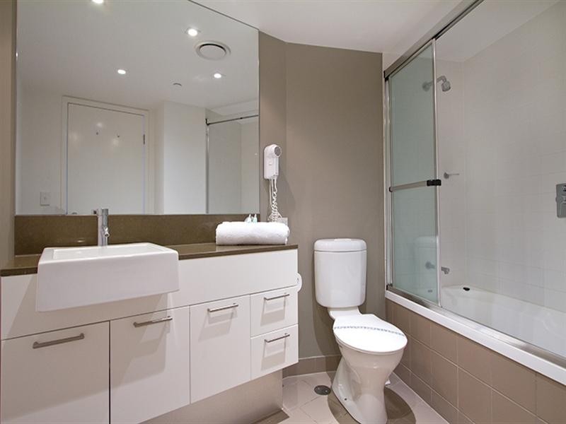 401 ‘Artique’, 18 Enderley Avenue, Surfers Paradise QLD 4217