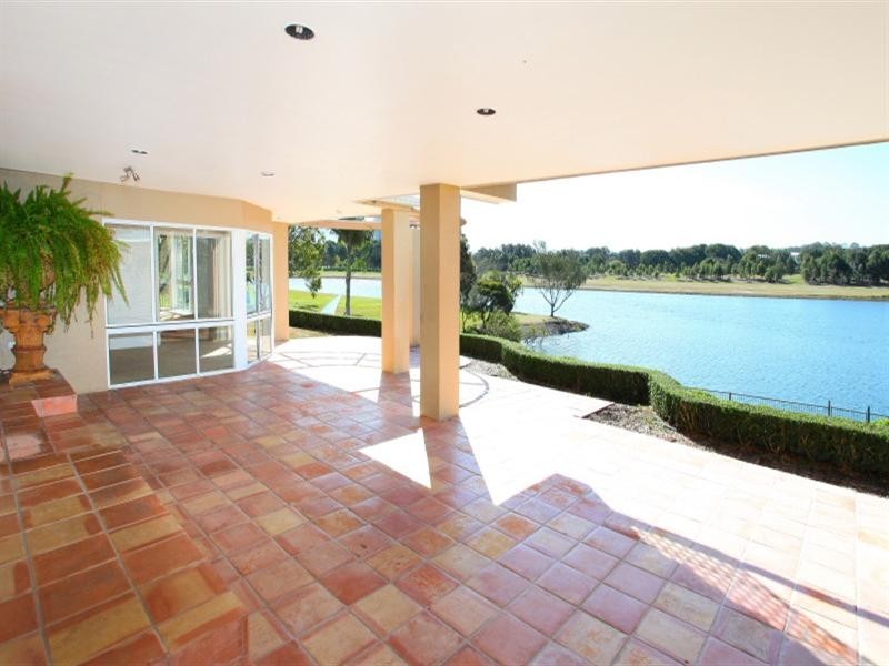 91 Cabana Boulevard, Benowa QLD 4217