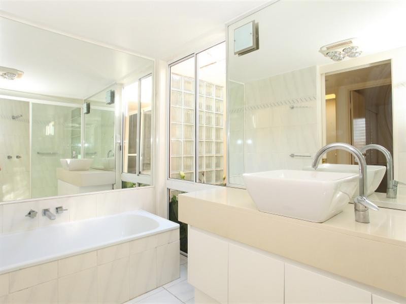 91 Cabana Boulevard, Benowa QLD 4217