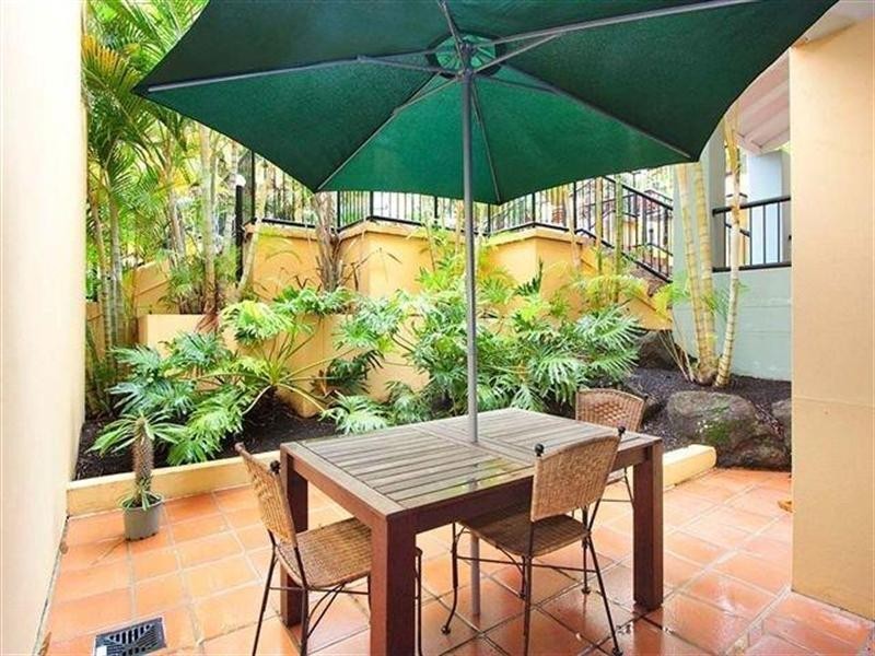 E9 – 1 Great Hall Drive, Miami QLD 4220