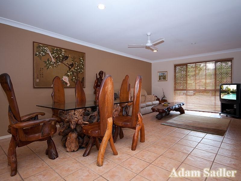 4 Yerrecoin Place, Burleigh Waters QLD 4220