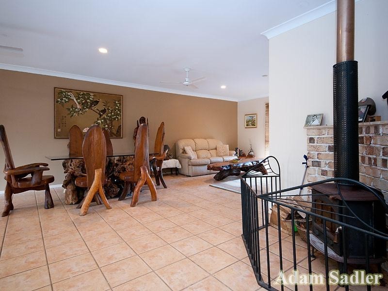4 Yerrecoin Place, Burleigh Waters QLD 4220