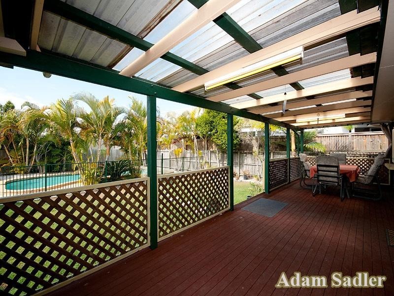 4 Yerrecoin Place, Burleigh Waters QLD 4220