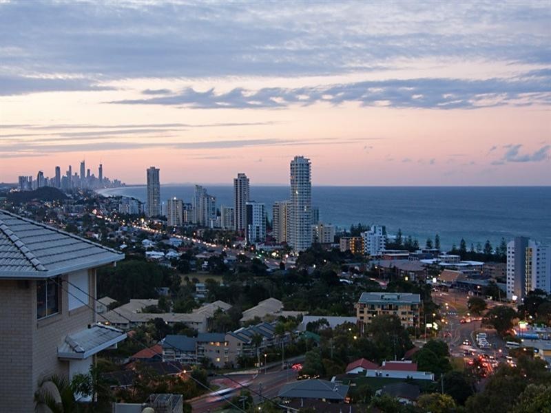 37 West Street, Burleigh Heads QLD 4220