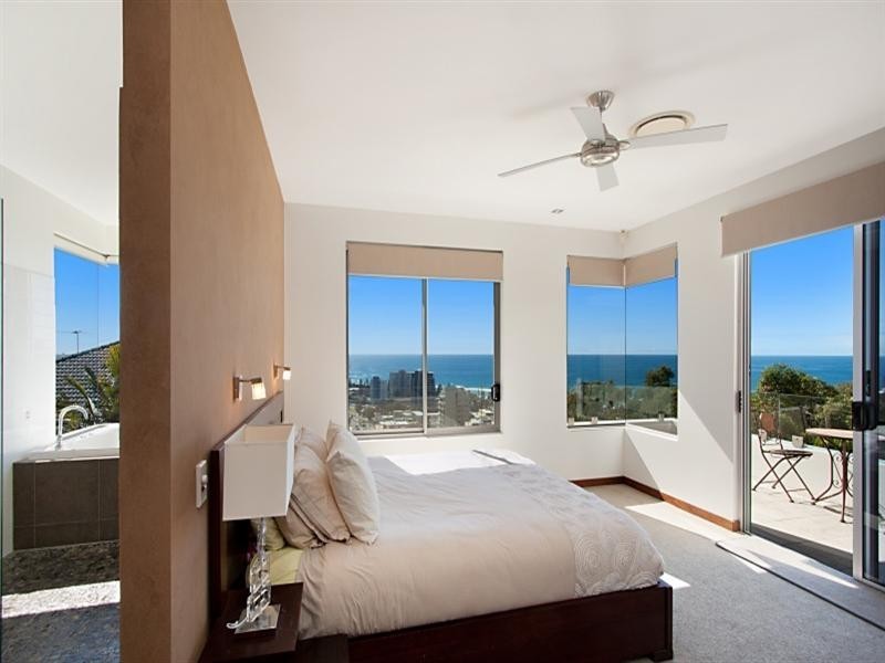 37 West Street, Burleigh Heads QLD 4220