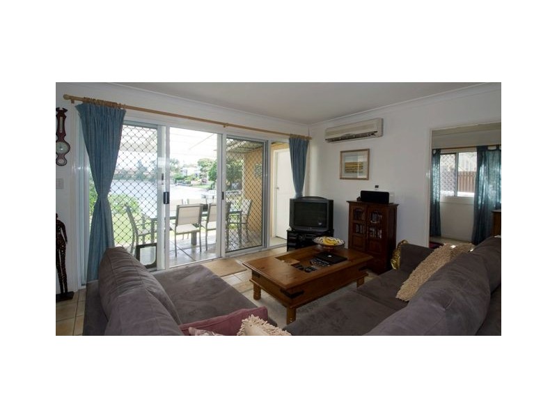 21 Merrimac Boulevard, Broadbeach Waters QLD 4218