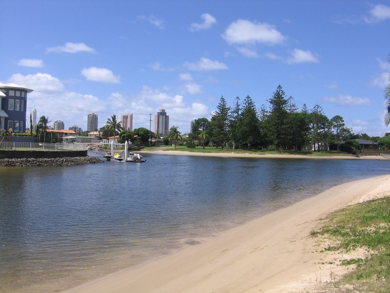 49 Beverley Crescent, Broadbeach Waters QLD 4218