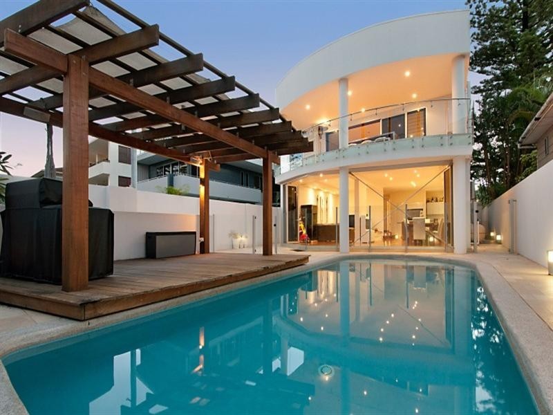 12 Nagel Avenue, Miami QLD 4220