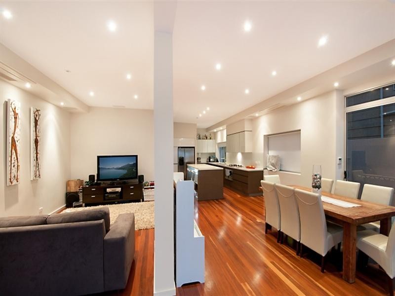 12 Nagel Avenue, Miami QLD 4220