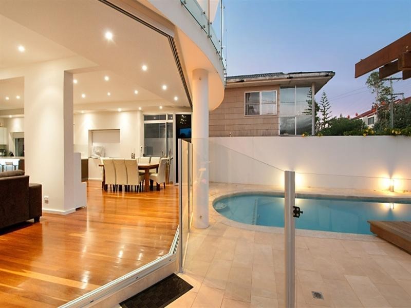 12 Nagel Avenue, Miami QLD 4220