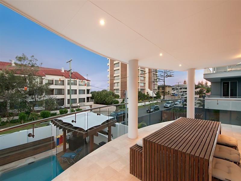 12 Nagel Avenue, Miami QLD 4220