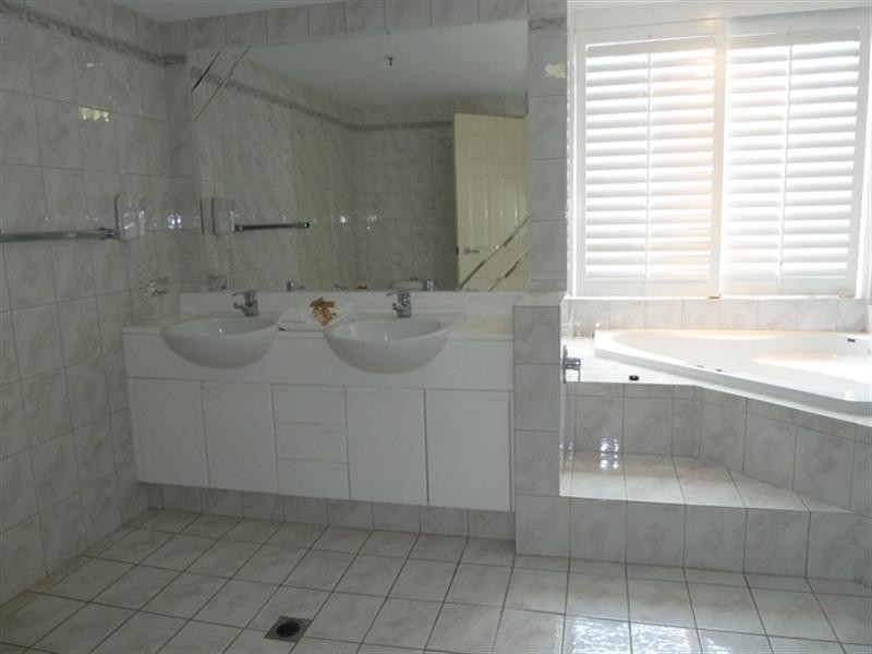 38 ‘Carmel by the Sea’ 177 Old Burleigh Road, Broadbeach QLD 4218