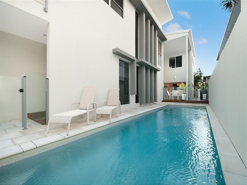 Mermaid Beach QLD 4218