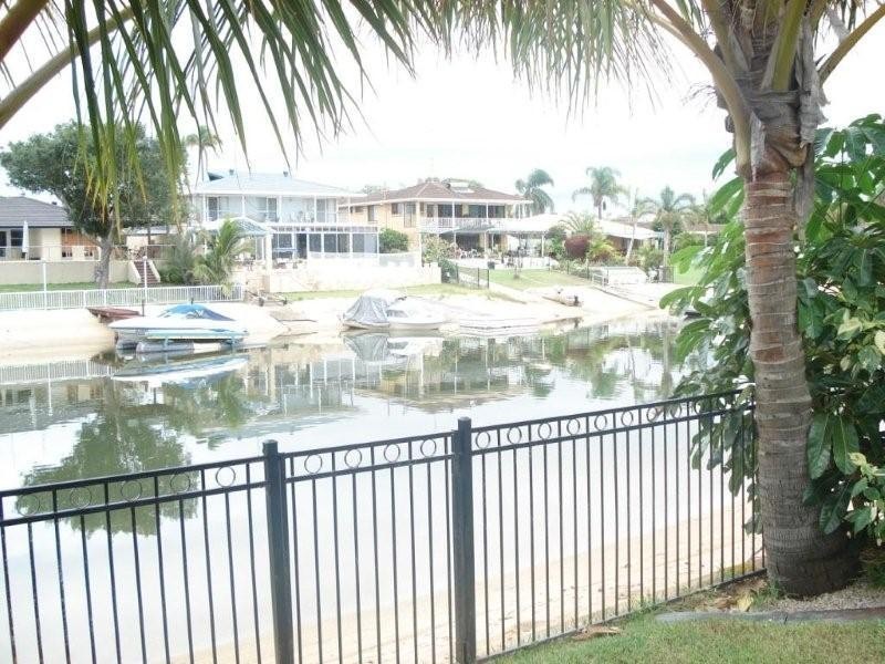 12 Park Avenue, Broadbeach Waters QLD 4218