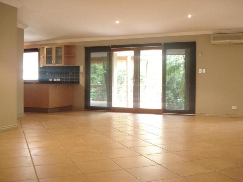 12 Park Avenue, Broadbeach Waters QLD 4218