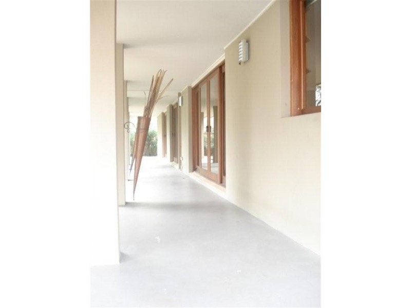 12 Park Avenue, Broadbeach Waters QLD 4218