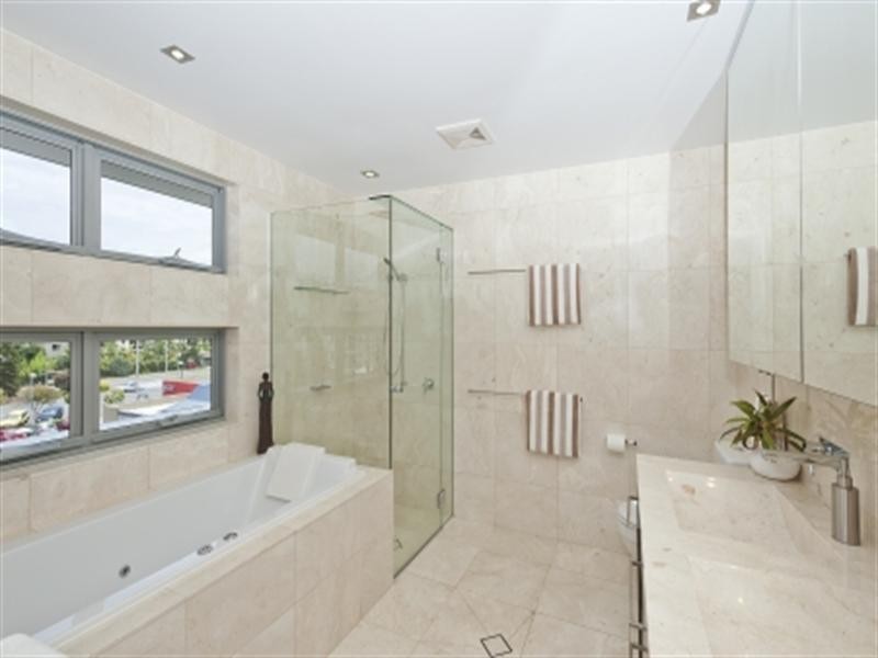 302 “Ivory”, 1 Fifth Avenue, Burleigh Heads QLD 4220